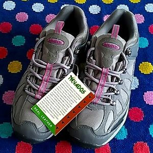 Women's size 11W Nevados hiking shoes